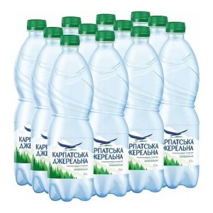 Карпатська Джерельна слабогазована 0,5л.х 12 пляшок